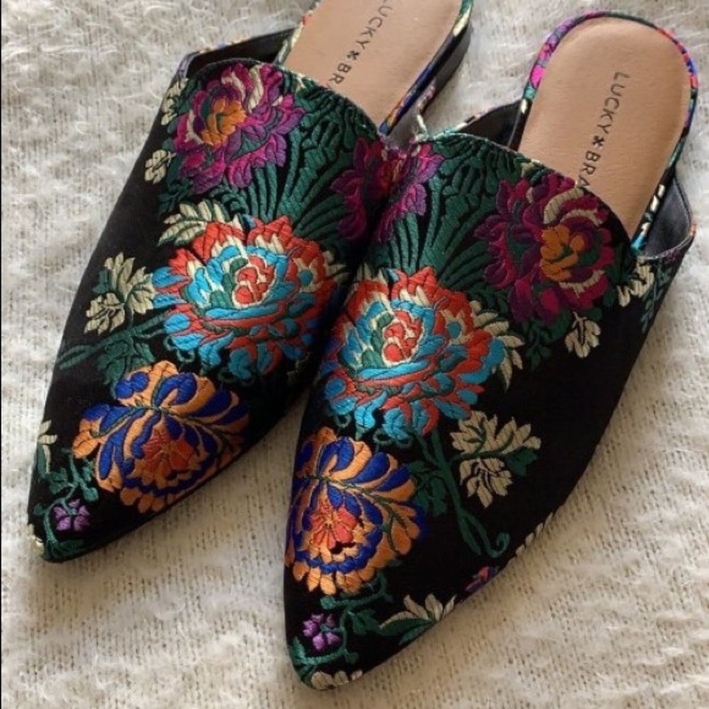 Floral slip on flats!